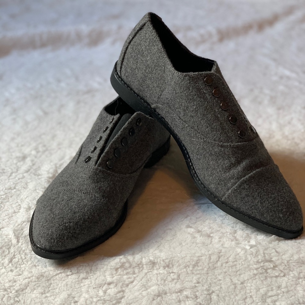 Vera Wang | Slip on Shoes